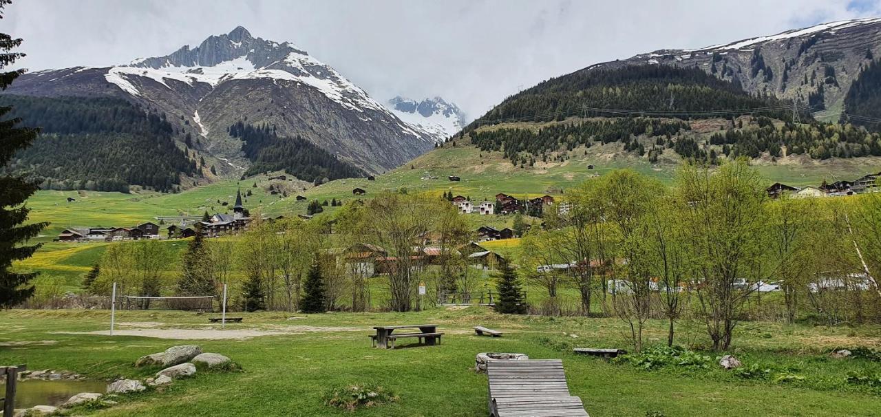 Yeti Lodge Седрун Екстериор снимка
