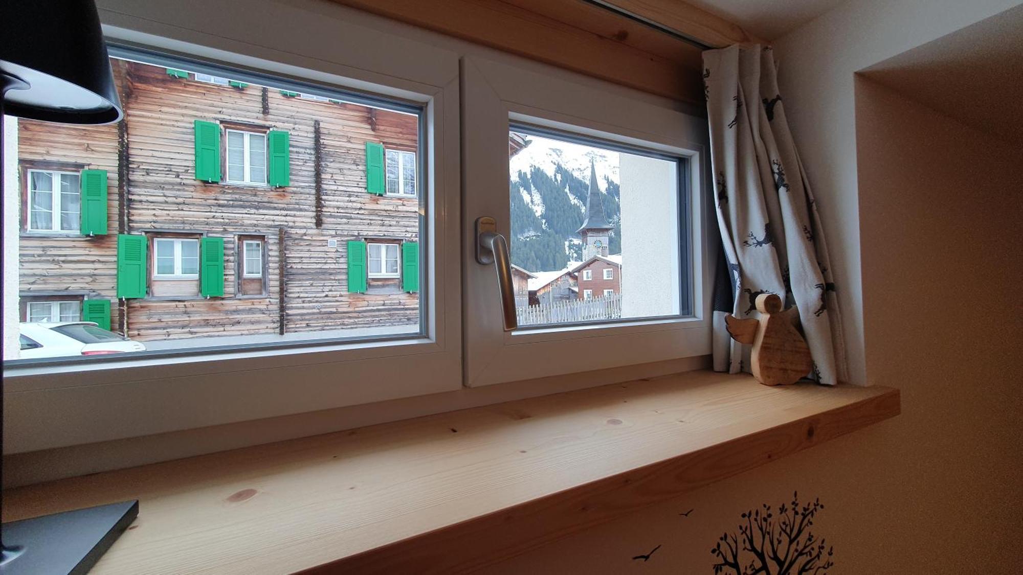 Yeti Lodge Седрун Стая снимка
