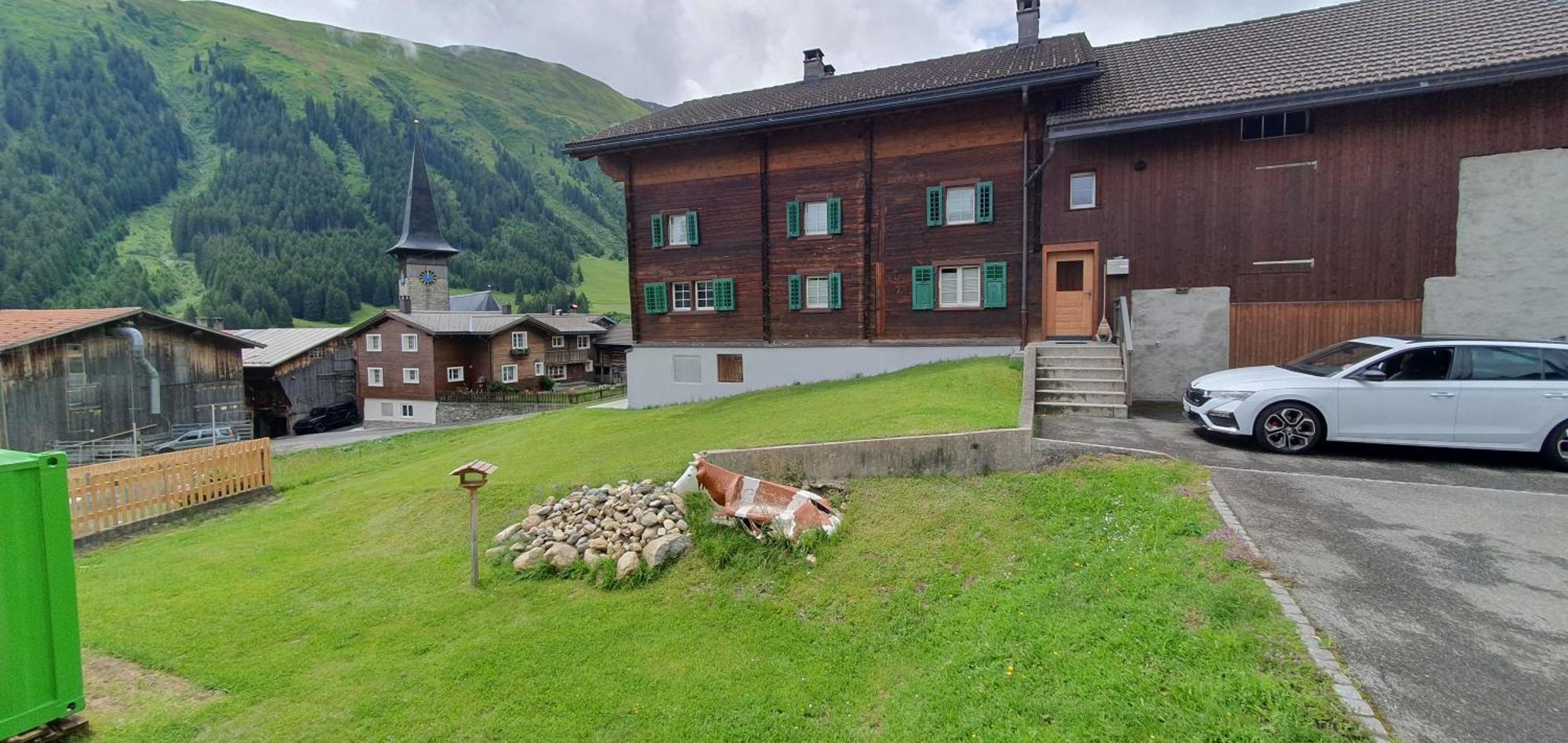 Yeti Lodge Седрун Екстериор снимка